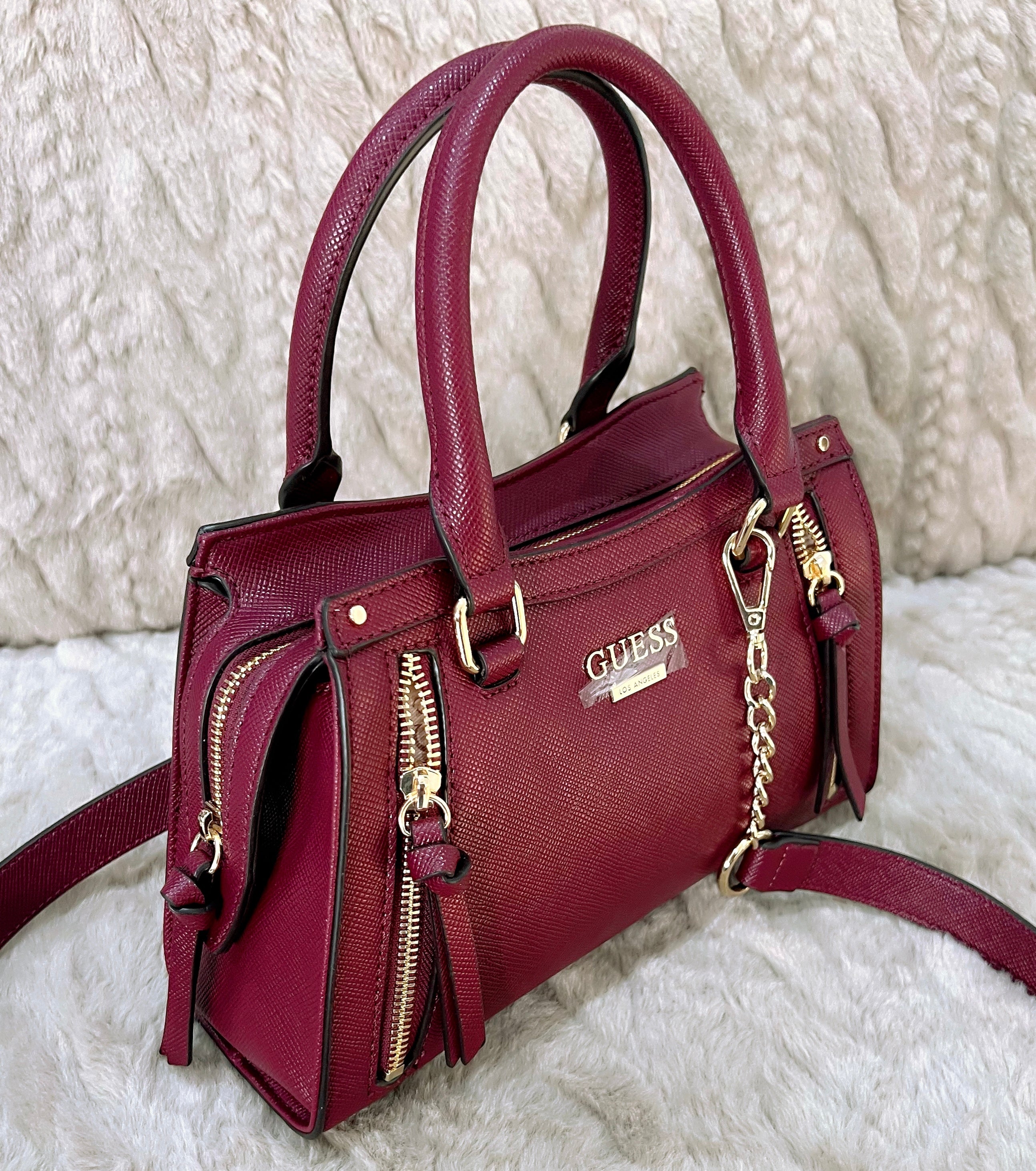 GUESS MEDIUM BAGS